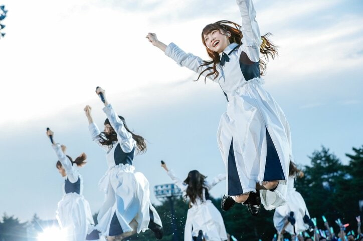 欅坂46『欅共和国』今年も大盛況で閉幕！ MCでは11ヶ月ぶりの「てち」照れ笑い