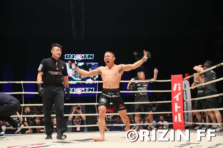 RIZIN名物になるか？野沢直子との“親子劇場”　真珠・野沢オークライヤー、デビュー戦完勝！