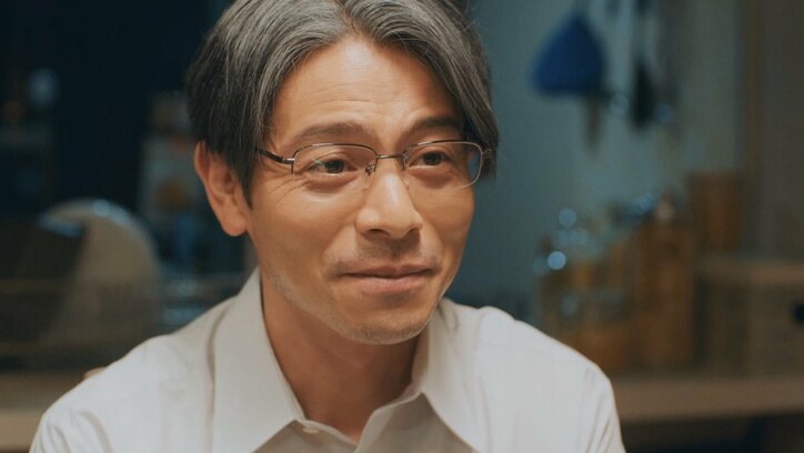 愛人と家族で食事会…テーブルの下で生足をスリスリ 不倫夫の驚愕行動『泥濘の食卓』