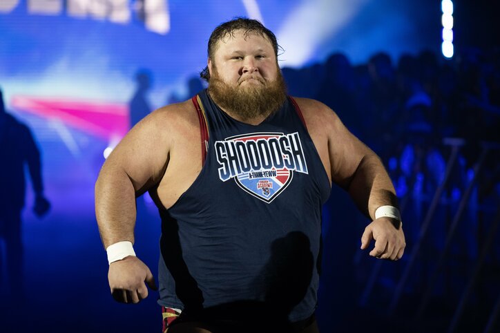 【映像】100キロ超レスラー、豪快ラリアットで“一回転”