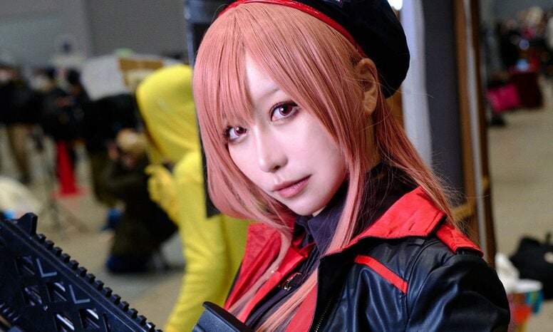 「『NIKKE』といえばやっぱりお尻なので」圧巻バックショットのコスプレはポージングがキモ！