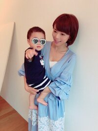 釈由美子の1歳息子が“おいきなさい”ポーズ披露　「DNA」「さすが親子」の声