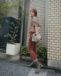 本田翼、ブラウン系で揃えた“秋色コーデ”を披露し「秋カラー可愛い」「ほんとに似合う」と称賛の声