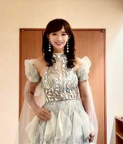 アグネス・チャン、2kgの減量に成功しドレス姿を披露「努力をすれば、成果が出る」