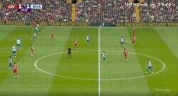 驚異のパス成功率94％！ リバプール遠藤航が美しすぎる弾道を描く“超絶ロングパス”を炸裂した瞬間　相手DFラインの背後を狙った一撃にスタジアム騒然