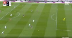 ゴールまで“わずか8秒”！「もはや芸術」「鳥肌立った」 4本のパスで守備陣を完全崩壊させた“超高速カウンター”が炸裂した瞬間　バルセロナの完璧すぎる神パスワーク