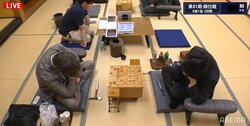羽生善治九段と久保利明九段が“先後同型”に？ほっこりシーンにファン「相悩み」「上から見てもイケオジ」／将棋・順位戦B級1組