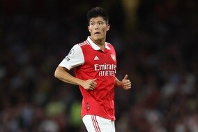 リーグ戦で途中出場が続くも…英メディアは冨安の現状にポジティブな見解「体力回復と故障防止に」