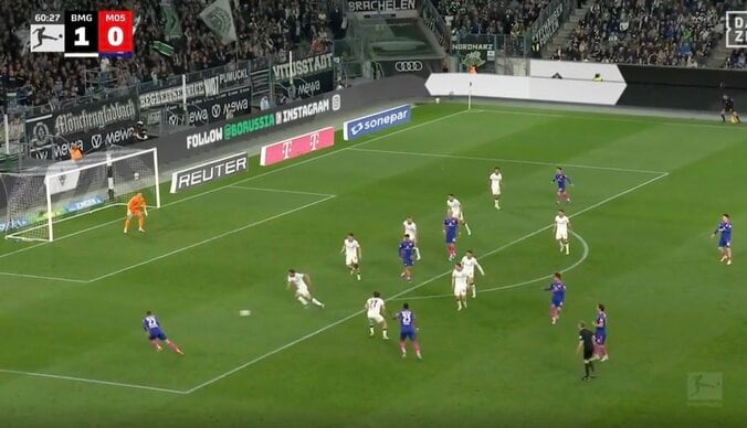 ウソだろ…！？ 佐野海舟、予想を裏切る“まさかの展開”「そこ通すんかい！」相手2人をかわす→絶妙“アウトサイドパス”「よく見えてる」 5枚目