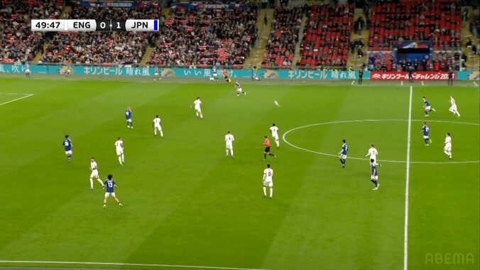 鎌田大地が「ピルロみたい」華麗な“30mフィード”に騒然！イングランドを切り裂き「ほんとイーフト」「魔法の右足」の声 3枚目