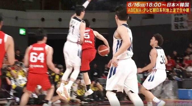 【写真・画像】消えた…！？ 河村勇輝、“爆速ドライブ”→相手を一瞬で“置き去り”「ぶっちぎった！」「止められない」圧巻のスピード→ゴール下に侵入…アリーナ熱狂　1枚目