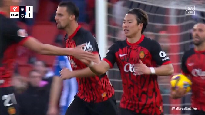 【映像】浅野拓磨、超加速ダイビングヘッド弾炸裂の瞬間