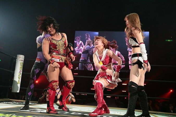 「噛み付いた人間はリング上で闘いを持って知らしめる」“女子プロレス界の横綱”里村明衣子、伊藤麻希にレベルの違いを見せつけ完勝 1枚目
