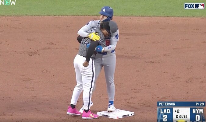 【写真・画像】もはや人間じゃない！ ジャッジ、爆速逆方向弾で“異変”「エグい」「破裂した？」“豪快に被弾”した投手の体勢がおかしくなる「可哀想すぎる」　1枚目