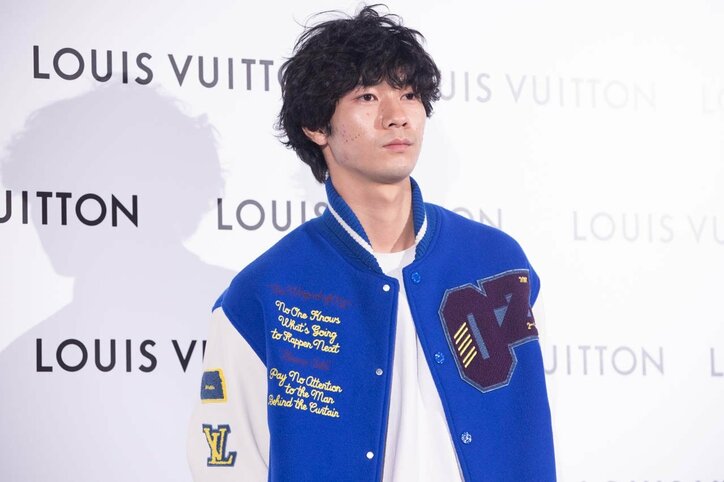 岩田剛典、寒さで凍える記者に「皆さん風邪ひかないで」と優しい気遣い