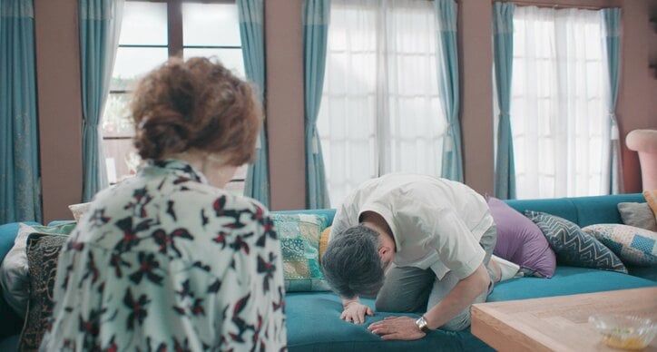 【写真・画像】YOU（61）のコスプレ姿に反響「可愛い」「似合う」 『バカンスの法則』で大御所俳優の淑女な妻役　2枚目