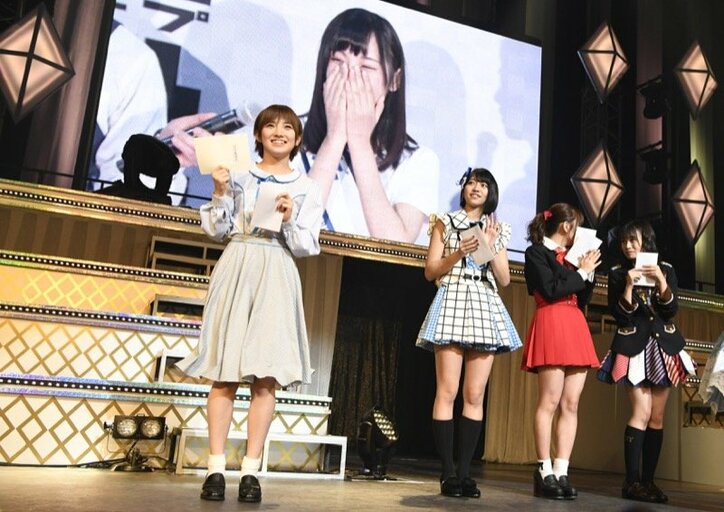 岡田奈々、抽選で交渉権を2度獲得する強運ぶり　AKBドラフト会議が開催