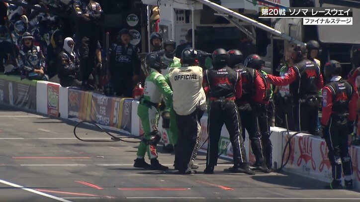 【写真・画像】ふざけるな！ピットクルーが掴み合いの乱闘騒ぎ 「クルー同士でもめてる、何だ」米人気レースで“異例”騒動　1枚目