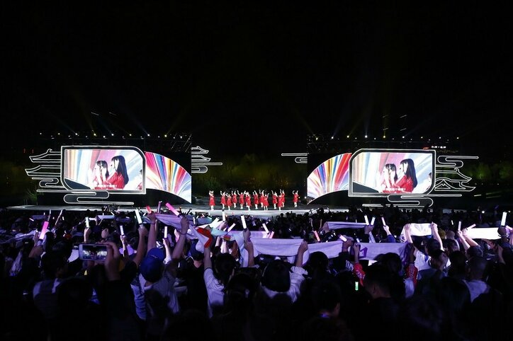 西野七瀬と齋藤飛鳥、最初で最後のダブルセンターか　乃木坂46が初の中国ライブ