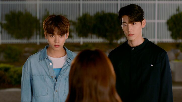 気になる男性を見つけると付き合わずにはいられない…スリル満点な二股生活『バッドガールフレンド』