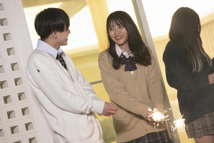 みるきがピンチ!?片思いの男子・ちひろが目の前でかれんと急接近で焦り「ヤバいね…」『今日好き』卒業編2022第2話