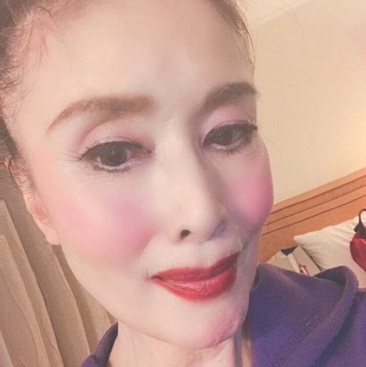 小柳ルミ子、ステージ前に必ず飲むものを明かす「お腹一杯では愛の歌歌えないし…ネ」