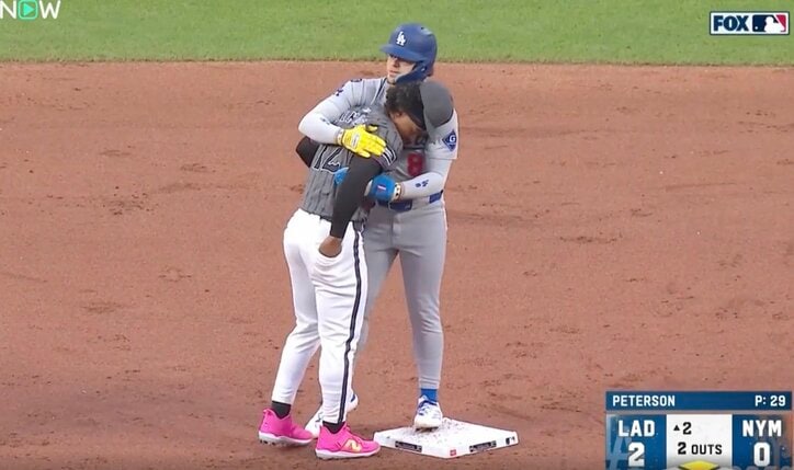 【写真・画像】もはや人間じゃない！ ジャッジ、爆速逆方向弾で“異変”「エグい」「破裂した？」“豪快に被弾”した投手の体勢がおかしくなる「可哀想すぎる」　1枚目