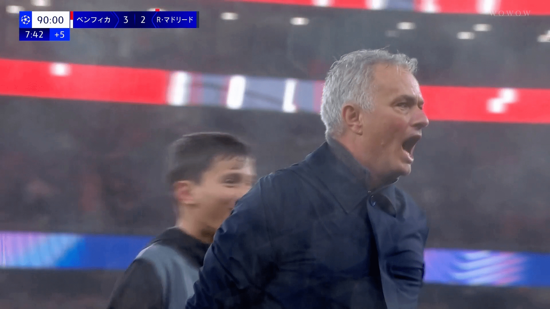 劇的弾にモウリーニョ監督も大興奮