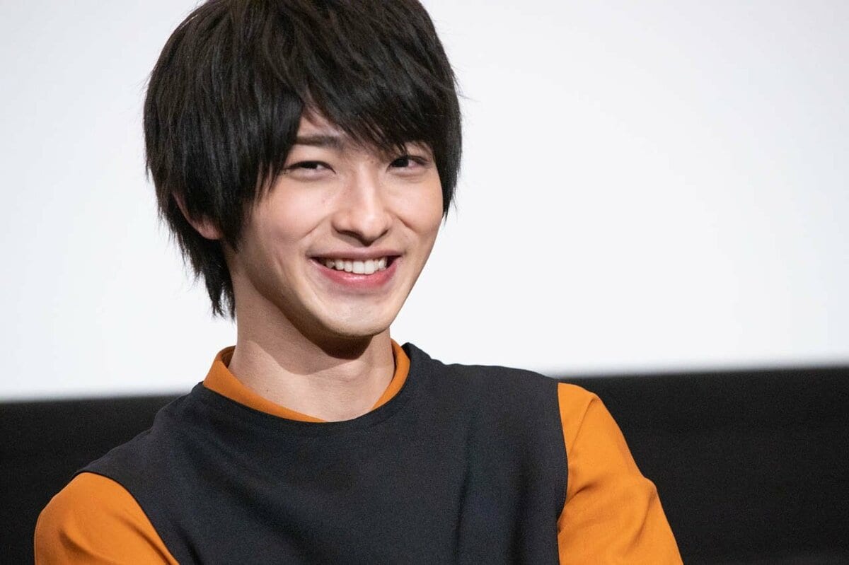 はじこい』横浜流星、“無敵ピンク”の微笑みオフショットにファン歓喜