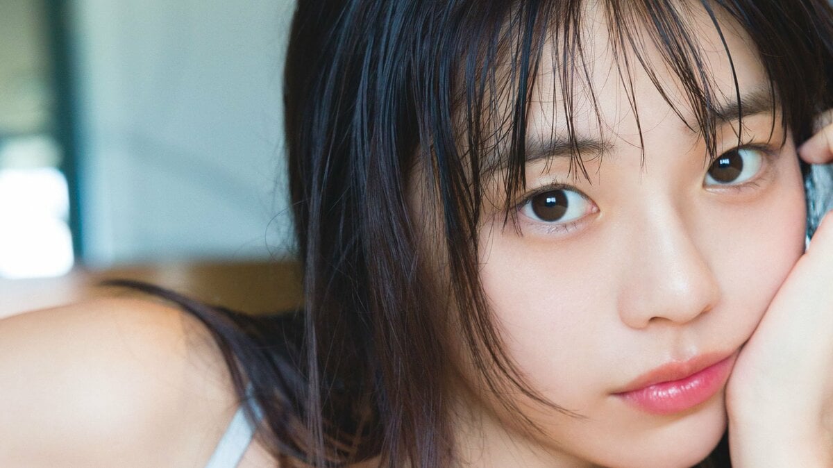 菊地姫奈20歳記念写真集 タイトルは『memory』、表紙はオトナ