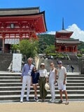  中村江里子、京都旅行での家族ショットを公開「オシャレな一家」「カッコいい」の声 