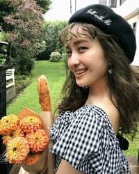 「超可愛い」「海外のお嬢様」百田夏菜子のキュートな微笑みショットにファン悶絶