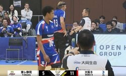 何やってんだよ！ 男子バレー、選手交代で前代未聞の“珍光景” SNSで真相が明かされて話題「どうしようもなく愛おしい」
