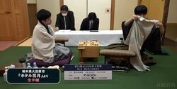 積極的な姿勢見せる藤井聡太王将、受けに回る菅井竜也八段 両者腕の見せ所の難所に突入／将棋・王将戦七番勝負第1局