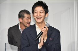 松坂桃李、キャスト陣からの結婚祝福に一礼 「健康をより一層大事に」と心境