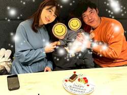 東MAX、妻・安めぐみが主催した誕生日会を報告「毎日ケーキとお肉食べてるな」