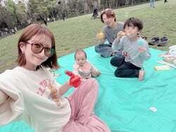  辻希美、家族でピクニックを楽しんだことを報告「ご飯はコンビニで買って」 