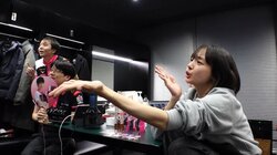 今、なんて言ったの？モデル雀士・岡田紗佳が唱えた謎の“裏ドラ呪文”の効果が抜群だ「ついに乗った！」／麻雀・Mリーグ