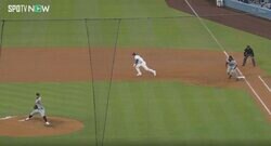球場騒然！あれっ？ 大谷翔平が突然、消えた…！？　相手投手のモーションを完全に盗む→あっさり盗塁を決めた瞬間 「いきなり二塁にいたw」「牽制しても走るんだろ？」