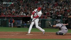 「ショーヘイ、スゴイよ！」少年ファン2人組がぴょんぴょん！ 大谷翔平、177キロ爆速タイムリー二塁打が目の前に着弾＆大興奮の瞬間