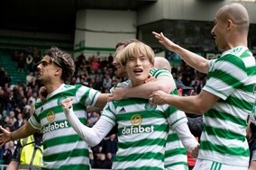 前田大然＆古橋亨梧が揃い踏み！　セルティックが逆転勝利でリーグ優勝に王手