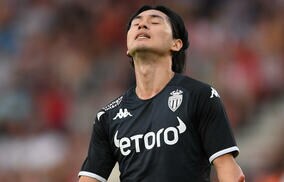「期待を裏切り続けている」2試合ぶり先発の南野拓実に厳しい評価、チャンスメイクするも連係面とミスを指摘「デュエルで苦戦を強いられた」