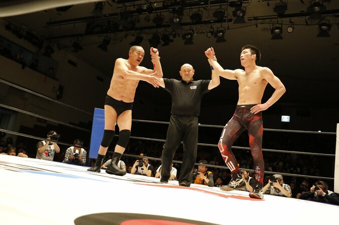 青木真也、藤原組長とのプロレスを振り返る「レスラーってかっこいい」 1枚目