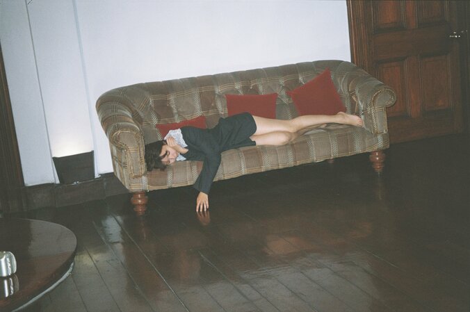 上白石萌歌、これまでメディアに見せなかった“素”の姿 25歳記念写真集が5月下旬発売 3枚目