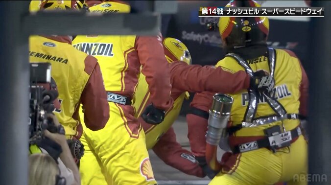 クルーは白線を越えずになんとかこらえた