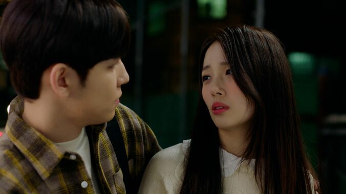 DAY6ウォンピルが優しい先輩役で登場！泥酔したヒロインとの衝撃の出会い…IZ*ONEのカン・ヘウォンも出演『不良に惚れた時』1＆2話 4枚目