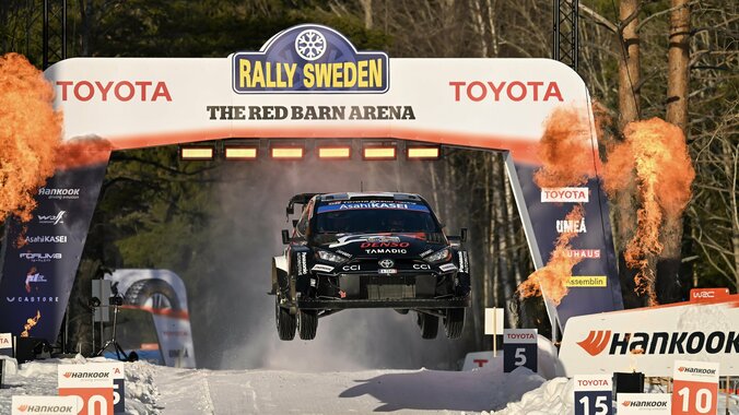 【写真・画像】世界ラリーで日本人ドライバーが2位表彰台獲得！ 勝田貴元、自身初優勝に僅か3.8秒及ばずも快挙【WRC】　1枚目