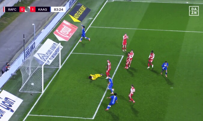 値千金！ 日本代表MFの“爆速ボール奪取→絶品アシスト”を現地メディア絶賛「ゴールをプレゼント」「絶妙なタイミング」伊藤敦樹がヘントを６年ぶり快挙に導く 4枚目