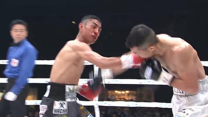 矢吹のパンチが炸裂