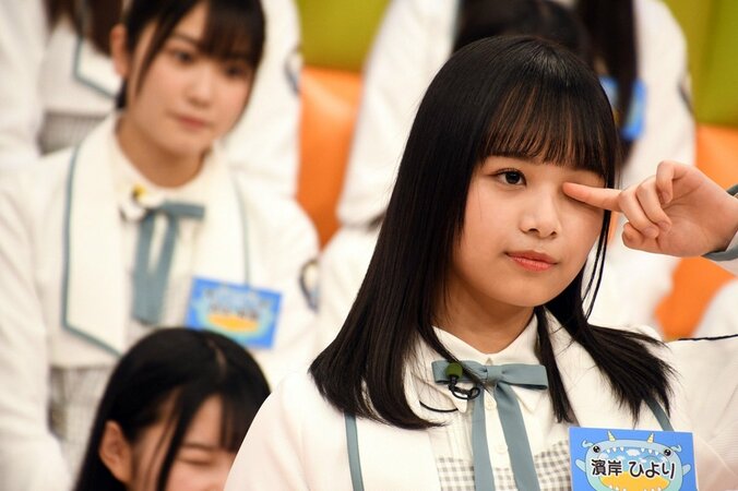 日向坂46、小籔のシゴキで新たな魅力が開花!? 佐々木久美「こんな柿崎初めて見ました」 20枚目